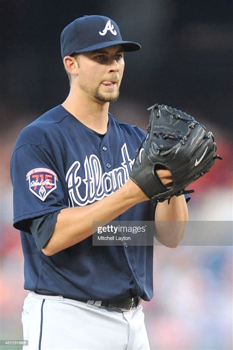 Mike Minor of the Atlanta Braves pitches during a baseball game... News Photo - Getty Images