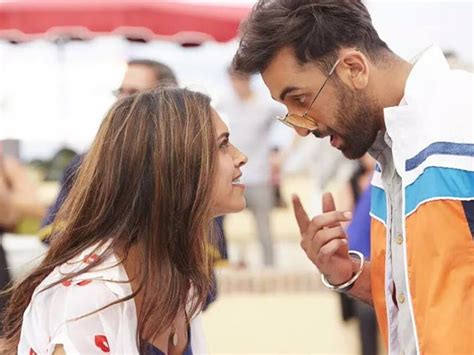 Ranbir Kapoor, Deepika Padukone's Matargashti in First Tamasha Song