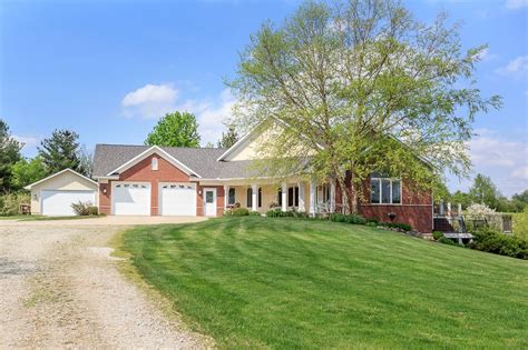 689 Old School Rd, Ely, IA 52227 | Trulia