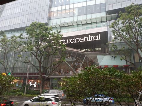 Orchard Central - Singapore Shopping Mall & Rooftop Garden