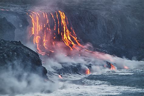 The Fearsome Beauty of Hawaii's Volcanoes | Volcano national park, Hawaii volcanoes national ...