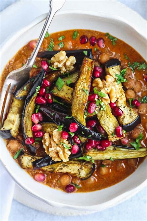 Vegan Fesenjan Recipe (Chickpea, walnut, and pomegranate stew)