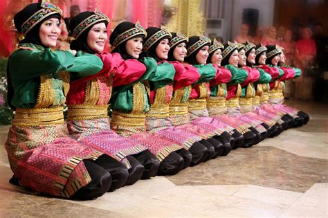 Macam Macam Adat Budaya Indonesia - IMAGESEE