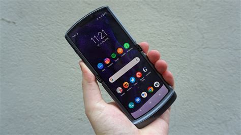 Motorola Razr 2020 review: slight tweaks to the foldable formula ...