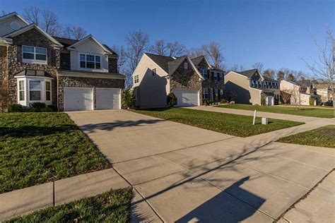 Residential street in Accokeek, MD