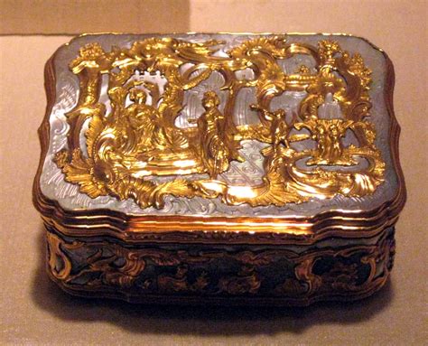 Decorative box - Wikipedia