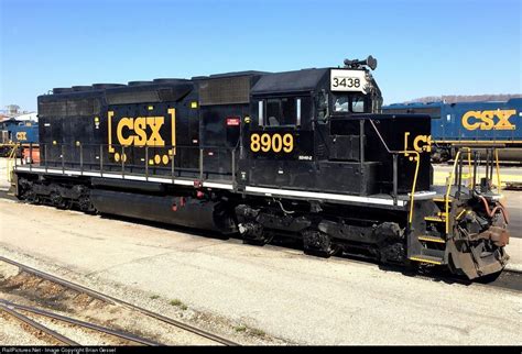 CSXT 8909 CSX Transportation (CSXT) EMD SD40-2 at Huntington, West Virginia by Brian Gessel ...