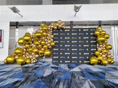 Beautiful gold balloon wall | Gold balloons, Balloons, Balloon wall