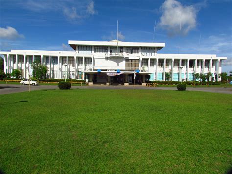 File:Camarines sur provincial capitol.jpg - Philippines