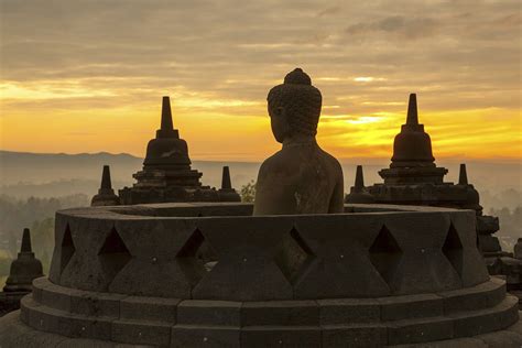 Borobudur Temple | Yogyakarta Places of Interest - Central Java Indonesia