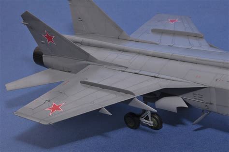 Hobby Boss Aircraft 1/48 Russian MiG-31 Foxhound Kit | Internet Hobbies