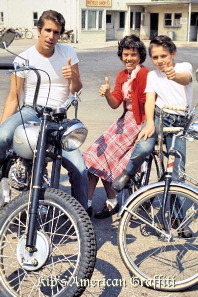 Fonzie, Joanie, Spike (?) | The fonz, Happy day, Happy days tv show