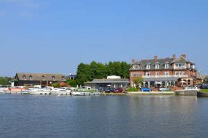 The Wherry Hotel, Oulton Broad - BroadsNet