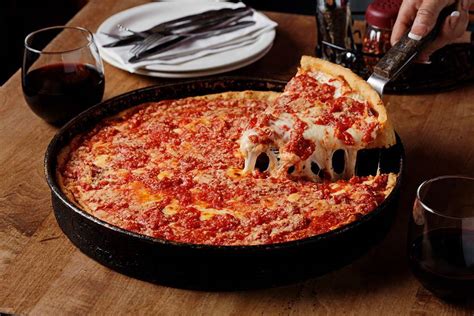 Lou Malnati's Pizzeria Restaurant in Chicago | chicagobestrestaurants.com