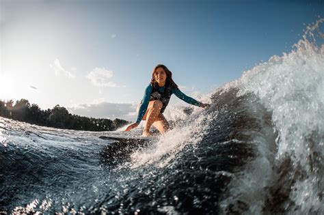 Try These 5 Beginning Wakesurfing Tricks