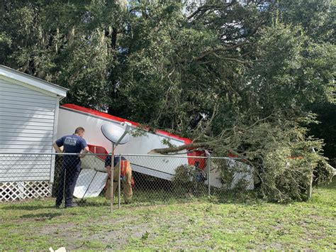 Florida small plane crash into backyard