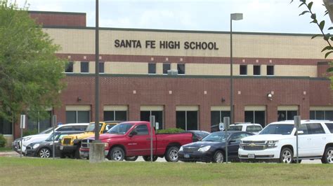 Santa Fe High School students sent threatening text message, ISD says | CW39 Houston