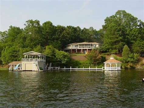 VRBO.com #7118703ha - Absolutely Spectacular View on Lake Tillery! | Lake house rentals, Lake ...