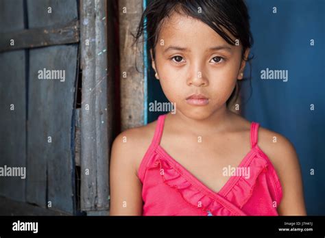 portrait asian poor weak nervelessly chippy philippines miserable indigent Stock Photo - Alamy