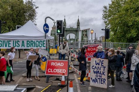 London’s Bridges Really Are Falling Down - The New York Times