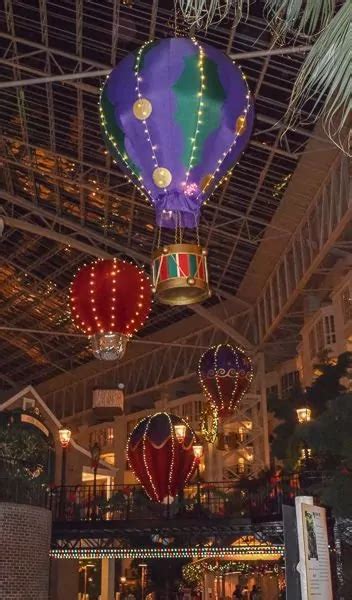 Celebrate Christmas (2020) with the Gaylord Opryland in Nashville