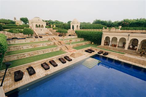 9 BEST TOURIST PLACES TO VISIT IN AGRA IN ONE DAY - Journey Era