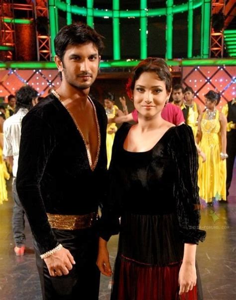 Sushant Singh Rajput And Ankita Lokhande During Performance - JattDiSite.com