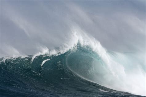 Study Shows Rogue Waves Are Becoming More Extreme - Maritime and Salvage Wolrd News - Latest ...