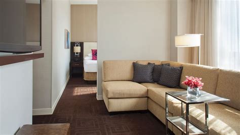 New Orleans Hotel Rooms & Suites | Hyatt Regency New Orleans