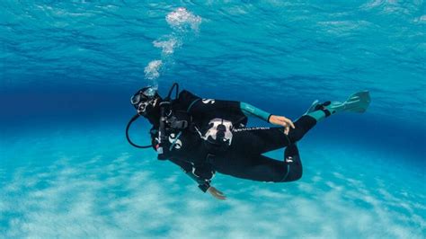 Scuba Gear and Equipment Guide - Scuba.com