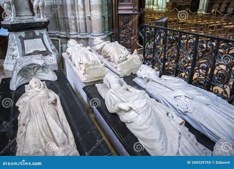 Tombs of the Kings of France in Basilica of Saint-Denis Editorial Image - Image of carolingian ...