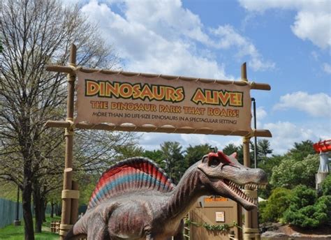 Dinosaurs Alive! at Dorney Park. This exhibit is so cool! | Dinosaurs alive, Dorney park, Park