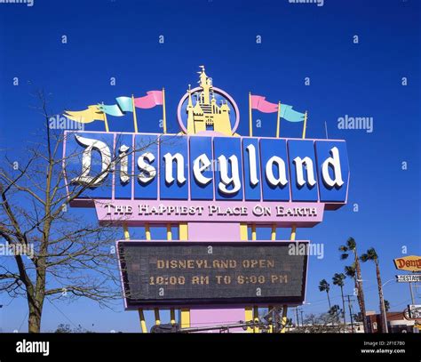 Disneyland entrance sign, Disneyland, Anaheim, California, United ...