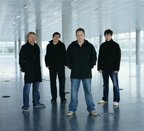 Peter Hook: New Order to release 7 songs from 'Waiting for the Sirens' Call' sessions - Slicing ...