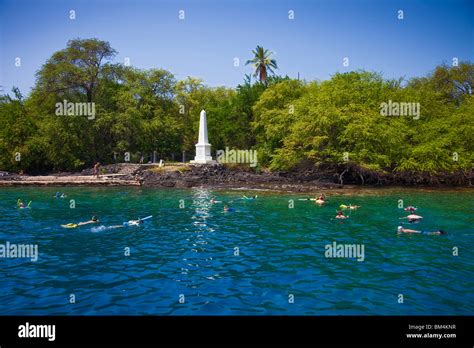 Tourists snorkeling at Captain Cook Monument, Kealakekua Bay, Big Island, Hawaii, USA Stock ...