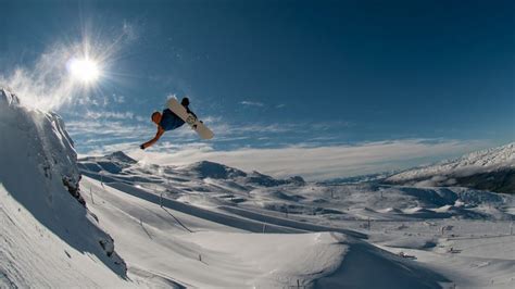 12 best NZ ski resorts for New Zealand snowboarding holidays