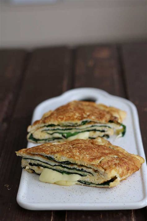 Keto Omelette with Cheese & Spinach