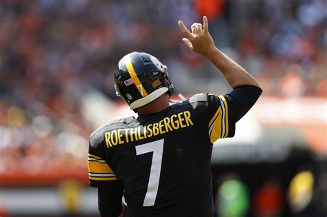 Big Ben throwing it up to celebrate Pittsburgh Steelers style (AP ...