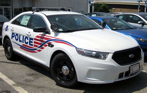 File:2013 Ford Police Interceptor sedan -- 07-11-2012.JPG - Wikipedia