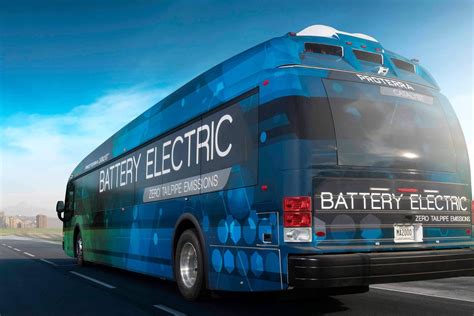 Electric buses are coming, and they’re going to help fix 4 big urban problems - Vox