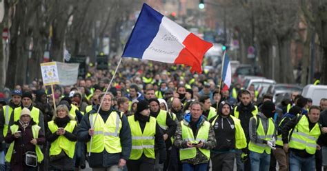 Gilets jaunes : malgré le 'Grand débat', le mouvement reste soutenu par 56% des Français