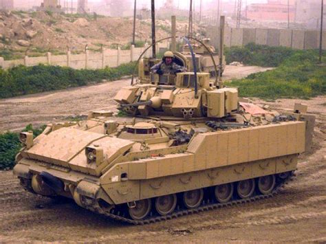 M2A3 Bradley IFV in Iraq. Bradley Fighting Vehicle, Armored Fighting Vehicle, Army Vehicles ...