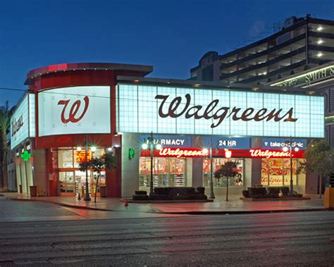 Walgreen Las Vegas Boulevard Night Exterior – McBrayer Studios