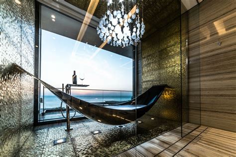 Best Idea for a tub EVER!!! This Hammock Bathtub Is Unlike Anything You ...