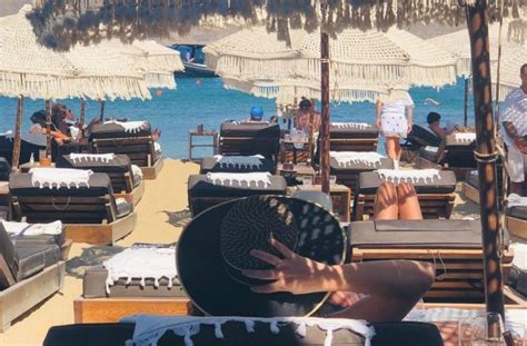 Mykonos on a Budget? - VOYAGEUR MAG