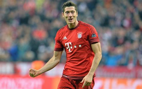 Robert Lewandowski Soccer Legend HD Wallpaper