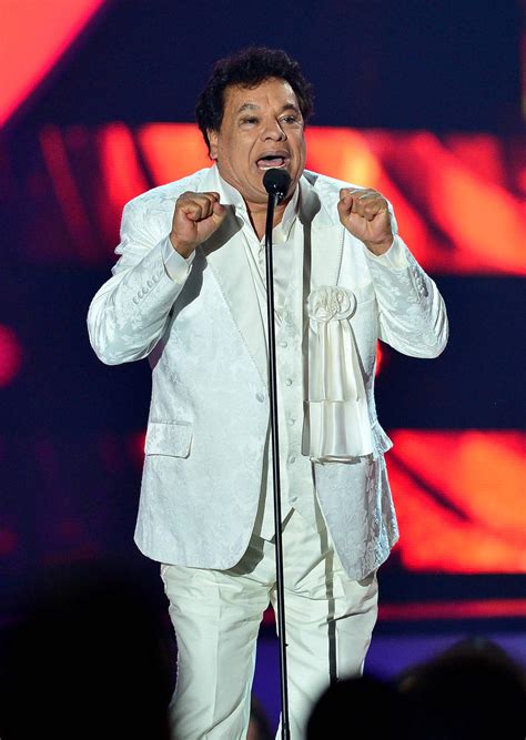 Juan Gabriel | Juan Gabriel Makes History On Billboard Latin Chart | Contactmusic.com