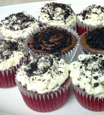 First Time Mommy: Red Velvet Oreo Cupcakes