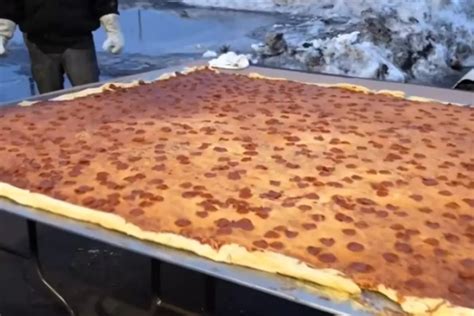 World's Largest Pizza Delivery Baked in Michigan [VIDEO]