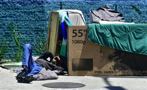 There Are Empty Beds. Here's What's Keeping Homeless People Out Of LA ...